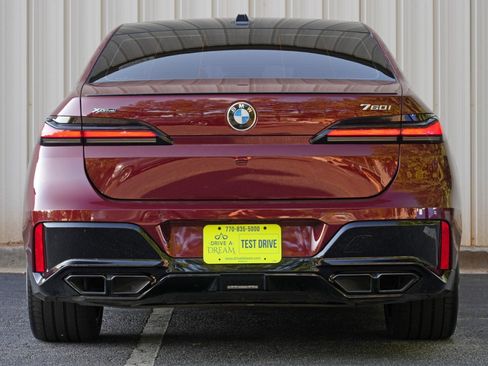 Used 2023 BMW 760i xDrive AWD/4WD image 11