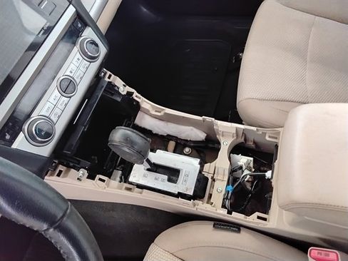 Used 2016 Subaru Outback 2.5i Premium image 16