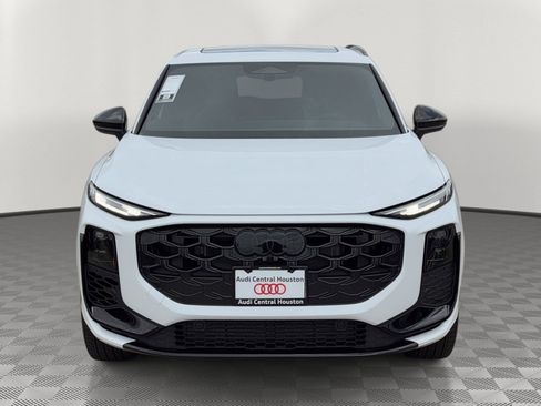 New 2026 Audi Q3 quattro 2.0T w/ Driver Assistance Package AWD/4WD image 6