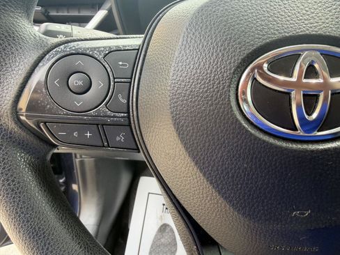 Used 2025 Toyota Corolla LE FWD image 25