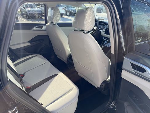 New 2026 Volkswagen Taos SE AWD/4WD image 20