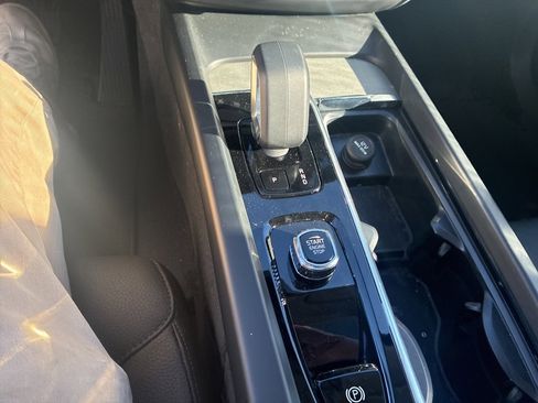 Certified 2025 Volvo XC60 B5 Plus image 11