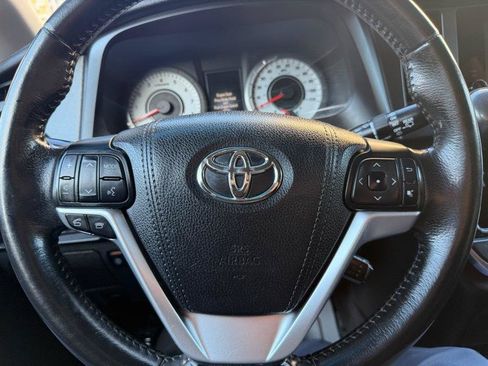 Used 2015 Toyota Sienna SE Premium FWD image 87