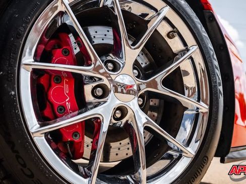 Used 2011 Chevrolet Corvette Z06 w/ Z06 Carbon Fiber Package RWD image 4