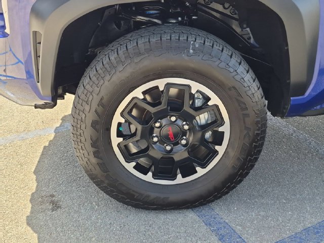 Used 2025 Toyota Tacoma TRD Off-Road AWD/4WD image 10