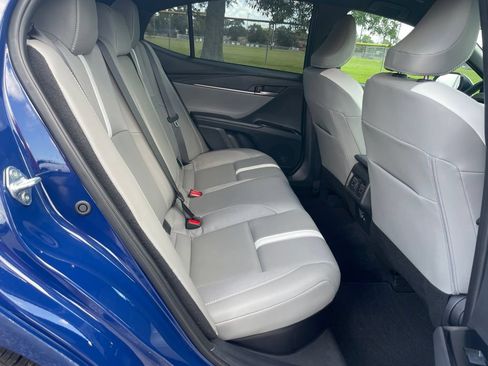 Used 2025 Toyota Camry SE w/ Convenience Package FWD image 19
