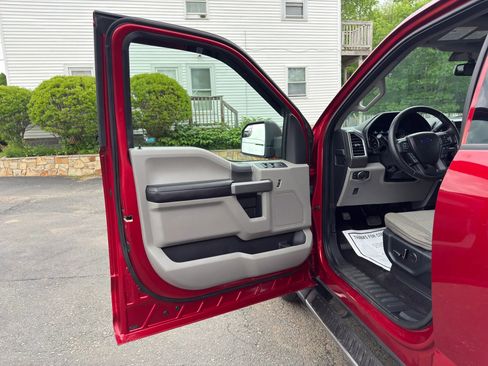 Used 2016 Ford F150 XLT w/ Equipment Group 302A Luxury AWD/4WD image 15