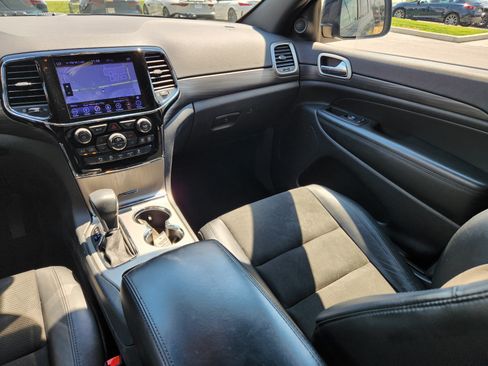 Used 2019 Jeep Grand Cherokee Altitude AWD/4WD image 14