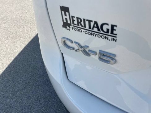 Used 2021 MAZDA CX-5 Touring FWD image 9