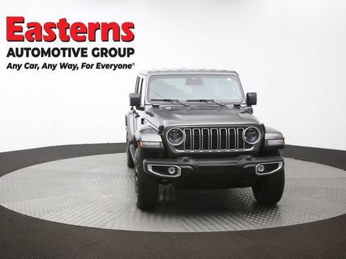 Used 2025 Jeep Wrangler Unlimited Sahara AWD/4WD image 51