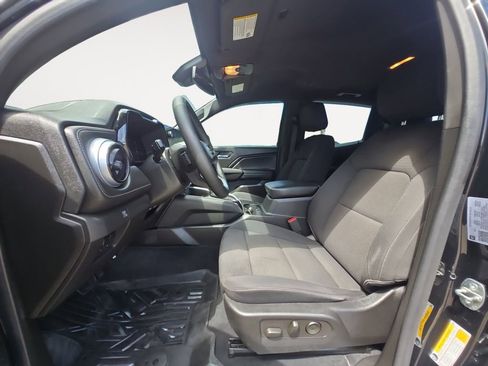 Certified 2023 Chevrolet Colorado LT w/ LT Convenience Package II AWD/4WD image 9