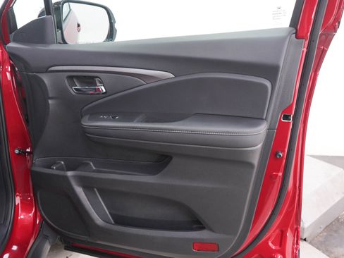 Used 2024 Honda Ridgeline Sport image 12