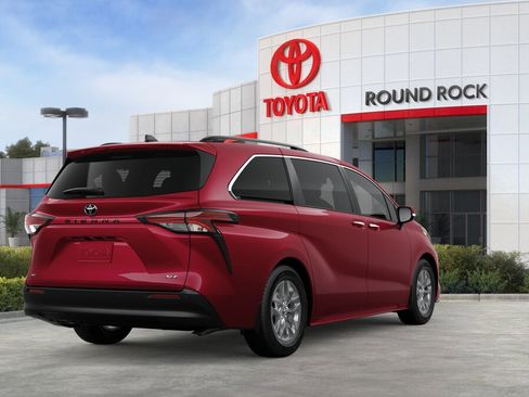New 2026 Toyota Sienna XLE FWD image 9