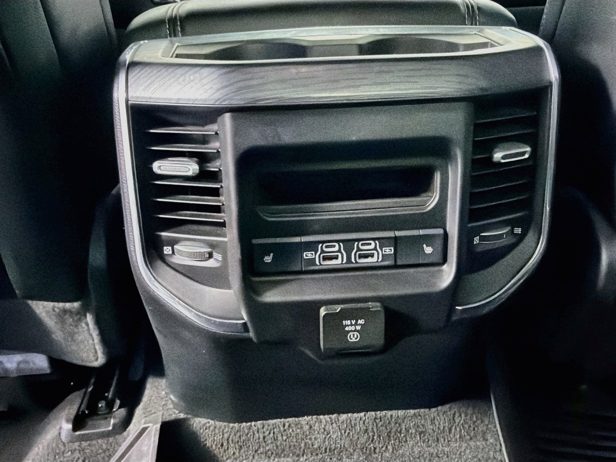 Used 2024 RAM 1500 Laramie AWD/4WD image 28