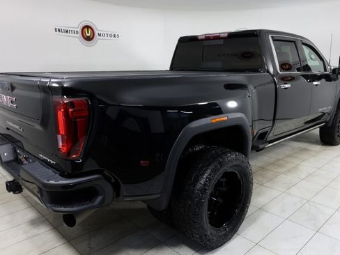 Used 2022 GMC Sierra 3500 Denali image 3