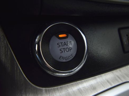 Used 2018 Nissan Murano SL w/ Moonroof Package image 40