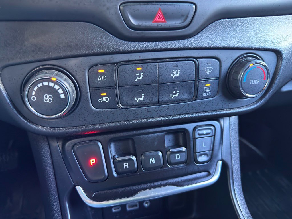 Used 2020 GMC Terrain SLE FWD image 35