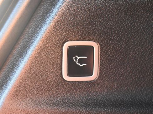 Used 2021 Chrysler Pacifica Pinnacle image 26