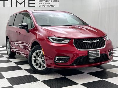 New 2026 Chrysler Pacifica Select
