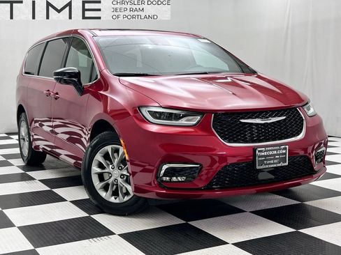New 2026 Chrysler Pacifica Select AWD/4WD image 1
