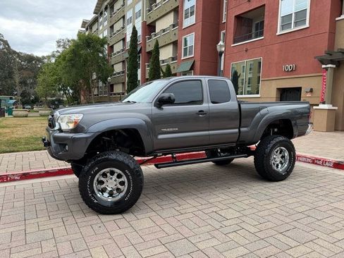 Used 2013 Toyota Tacoma PreRunner w/ TRD Off-Road Pkg RWD image 3
