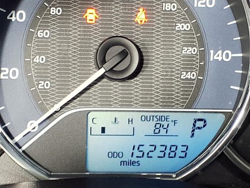 Used 2016 Toyota Corolla LE FWD image 19