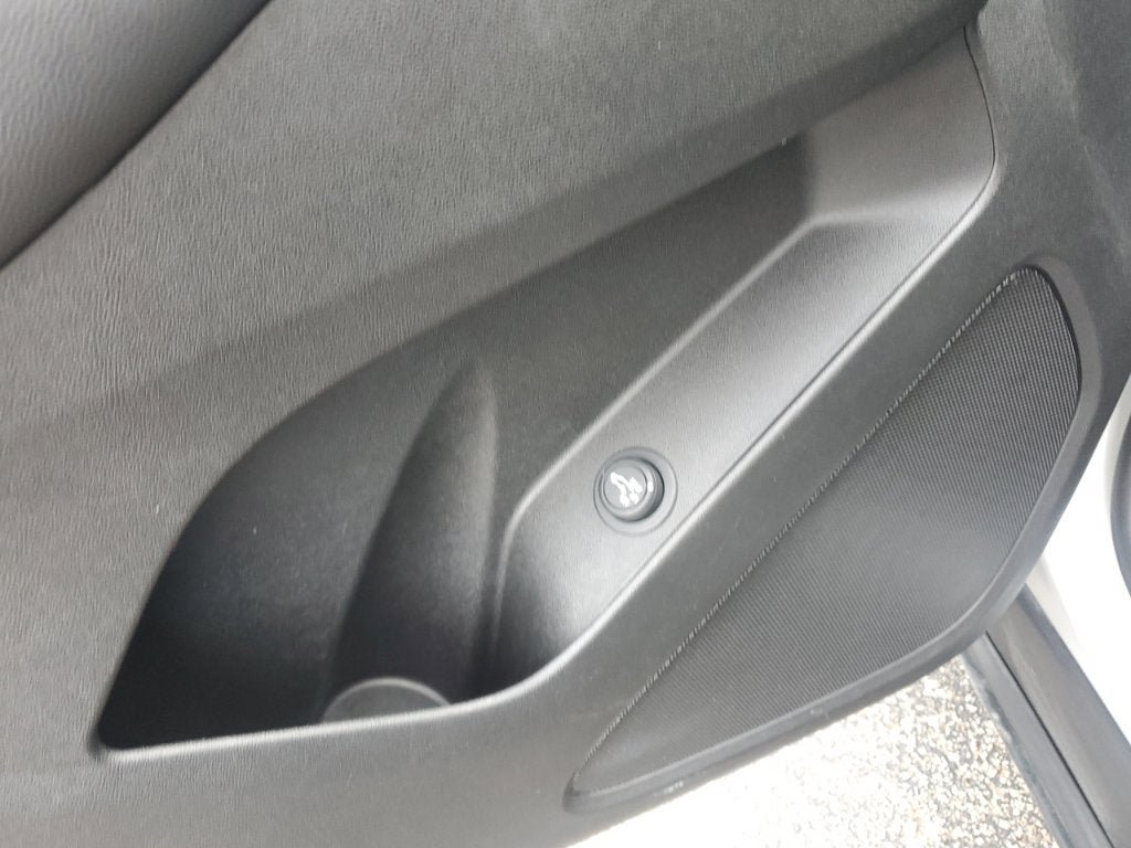 Used 2020 Chevrolet Equinox LT FWD image 18