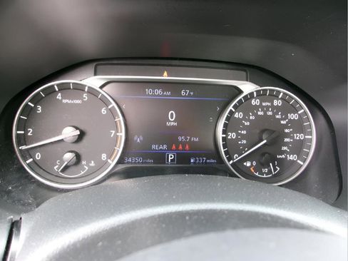 Used 2024 Nissan Altima 2.5 SV image 14