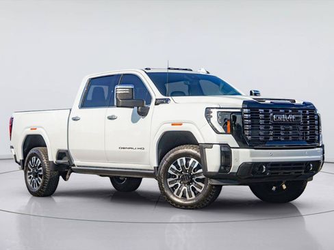 Used 2026 GMC Sierra 2500 Denali Ultimate w/ Max Trailering Package AWD/4WD image 1