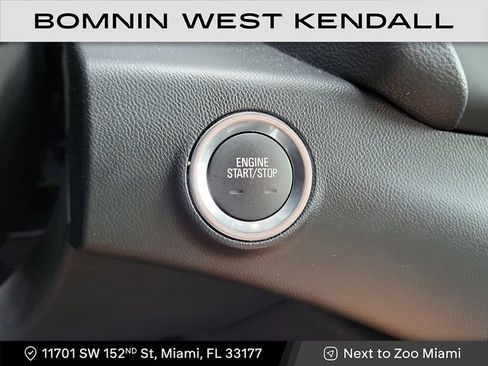 Used 2024 GMC Terrain SLE image 17