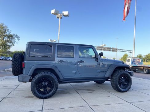 Used 2014 Jeep Wrangler Unlimited Rubicon w/ Connectivity Group AWD/4WD image 13