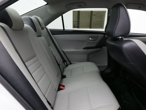 Used 2017 Toyota Camry SE FWD image 29