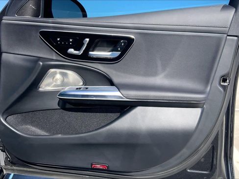 Used 2024 Mercedes-Benz E 350 4MATIC Sedan image 19