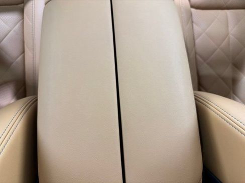 Used 2024 BMW X7 xDrive40i w/ Parking Assistance Package AWD/4WD image 18