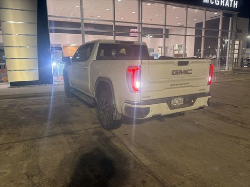 Used 2019 GMC Sierra 1500 AT4 w/ AT4 Premium Package image 3