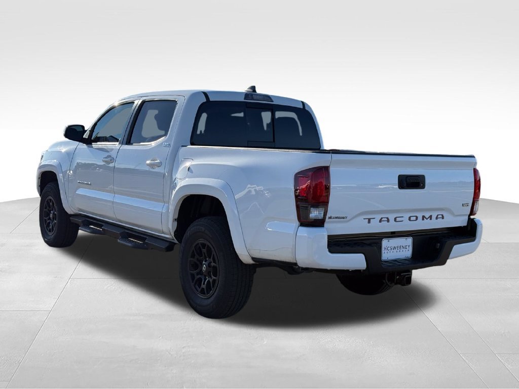 Used 2022 Toyota Tacoma SR5 w/ Technology Package RWD image 3