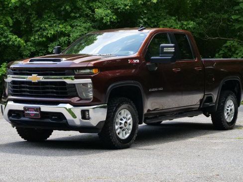 Used 2024 Chevrolet Silverado 2500 LT w/ Safety Package AWD/4WD image 6