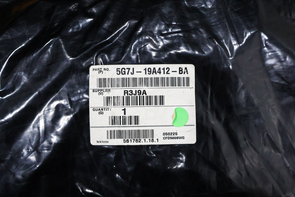 Used 2005 Ford GT RWD image 44
