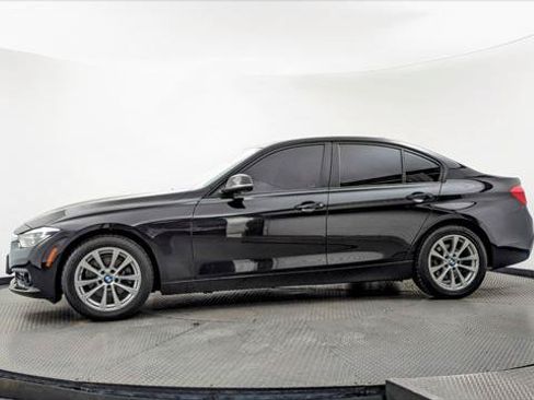 Used 2018 BMW 320i Sedan RWD image 3