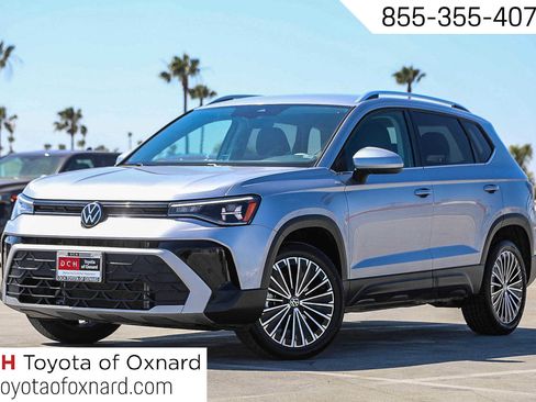 Used 2025 Volkswagen Taos SE FWD image 1