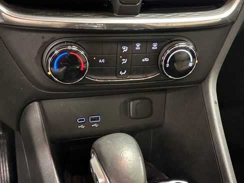 Used 2024 Buick Encore GX Preferred FWD image 37