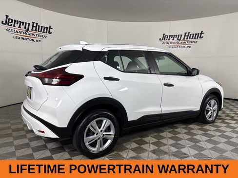 Used 2022 Nissan Kicks S image 5