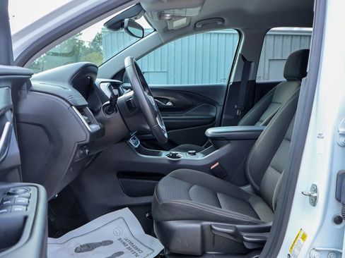 Used 2023 GMC Terrain SLE image 7