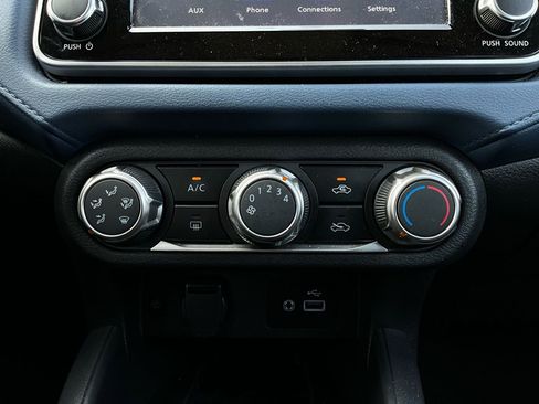 Used 2025 Nissan Versa SV w/ Trunk Package image 25