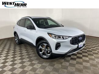 Used 2025 Ford Escape ST-Line w/ Cold Weather Package video 1