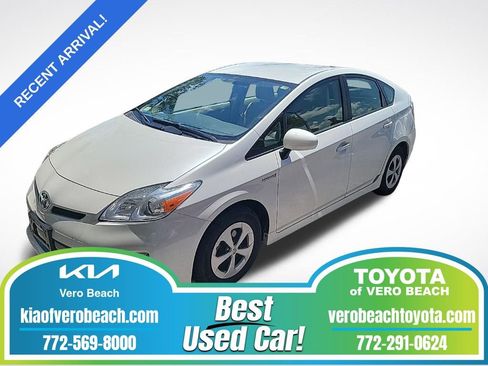 Used 2015 Toyota Prius Two image 1