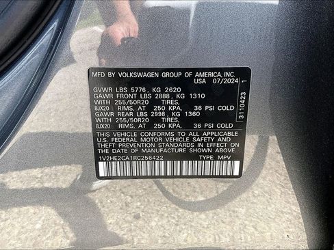 Used 2024 Volkswagen Atlas Cross Sport SE AWD/4WD image 35