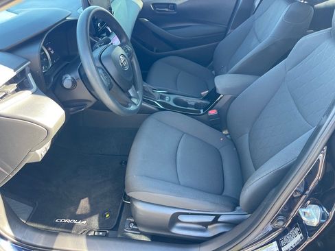 Used 2022 Toyota Corolla LE image 10