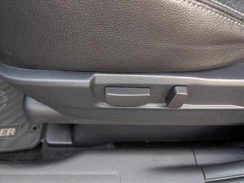 Used 2016 Mitsubishi Outlander SEL AWD/4WD image 28