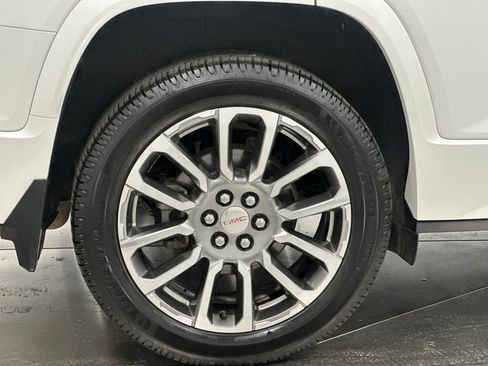 Used 2021 GMC Acadia Denali w/ Denali Technology Package FWD image 30